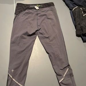 Ivivvia crop leggings size 12